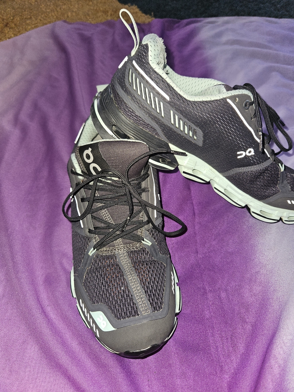 On Running Women's Black and Light Gray Sneakers - Cloudstyle Running Shoes